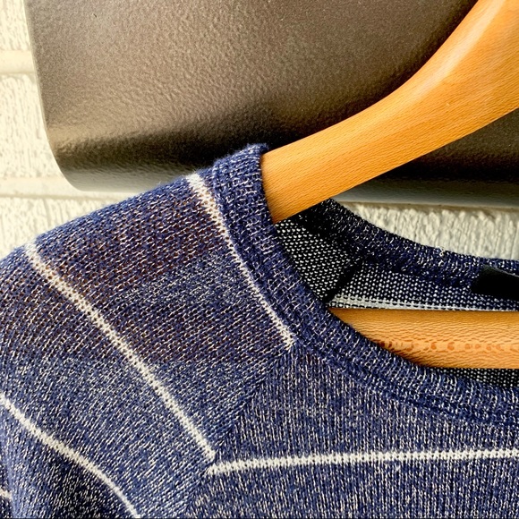 Forever 21 Sparkling Blue Striped Sweater Size Small - Picture 5 of 10